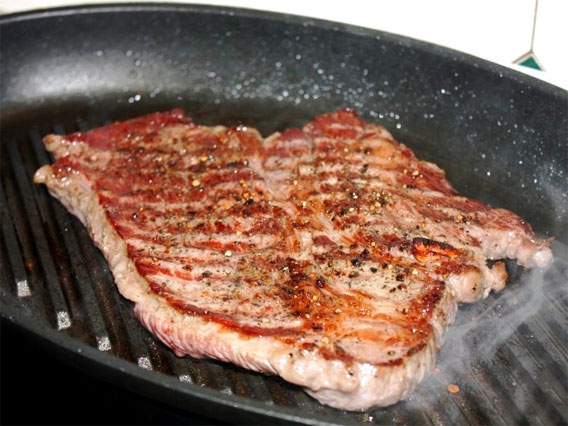 Как приготовить мясо на сковороде