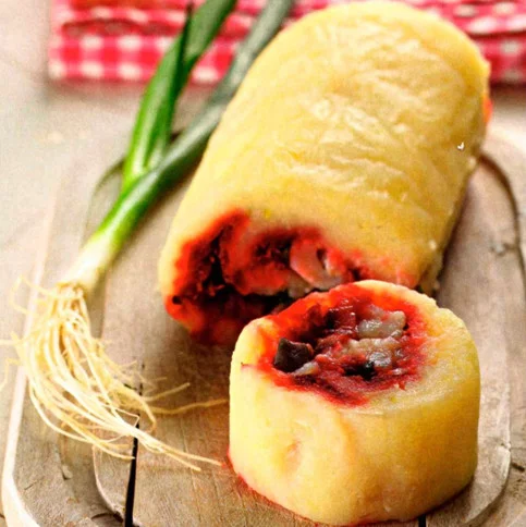 Картофельный рулет с сельдью