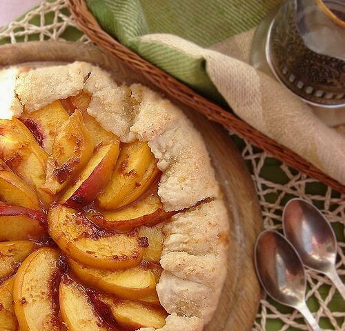 Рецепт пирога с персиками из творожного теста
