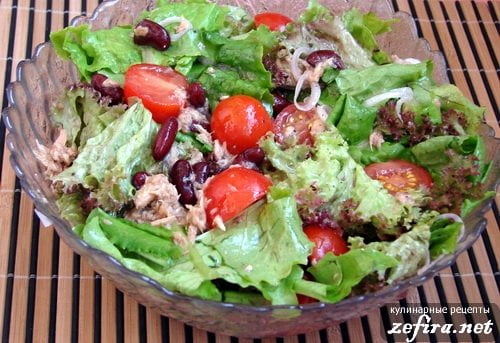 Простой рецепт салата с тунцом, помидорами и фасолью