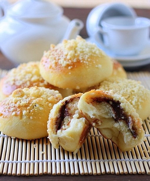Булочки с шоколадом.
