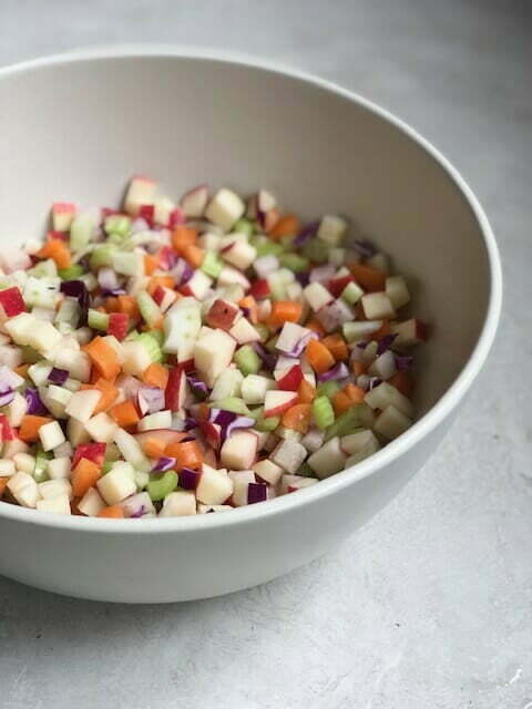 Ароматный и гибкий рубленый зимний салат