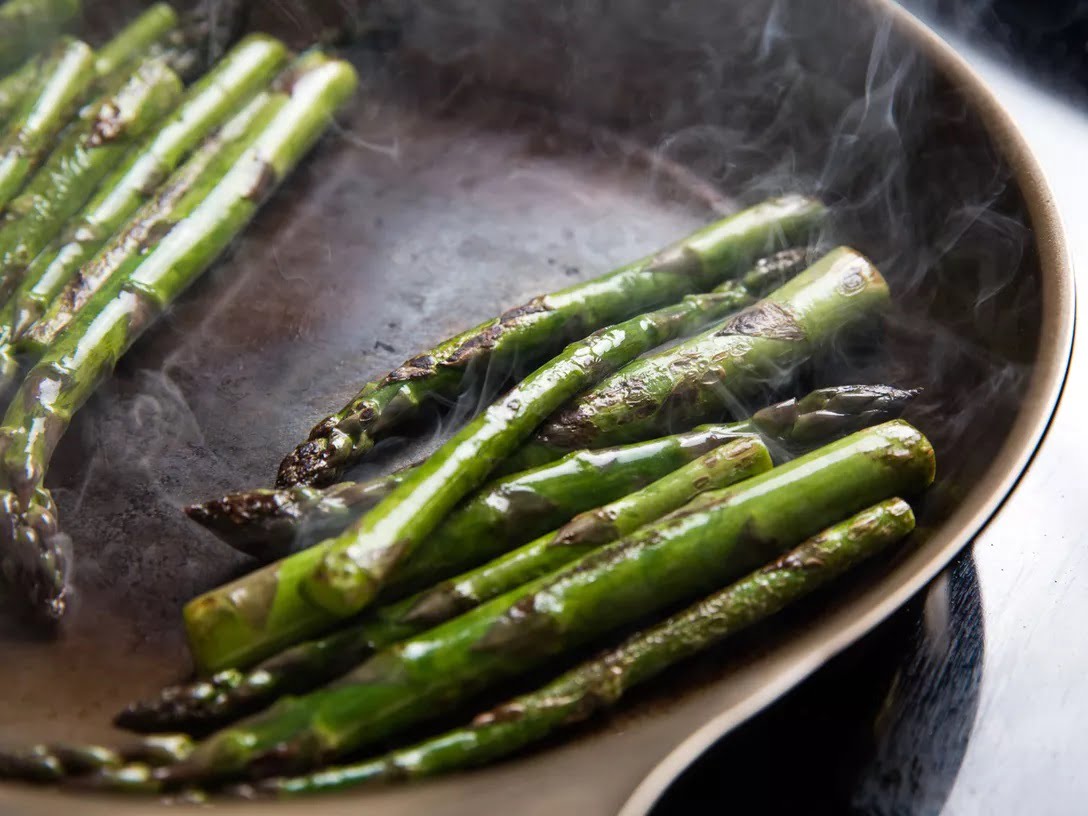Как приготовить спаржу замороженную зеленую на сковороде вкусно рецепт с фото пошагово