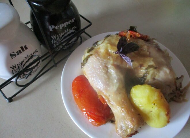 Курица с базиликом и помидорами, рецепт от Джейми Оливера