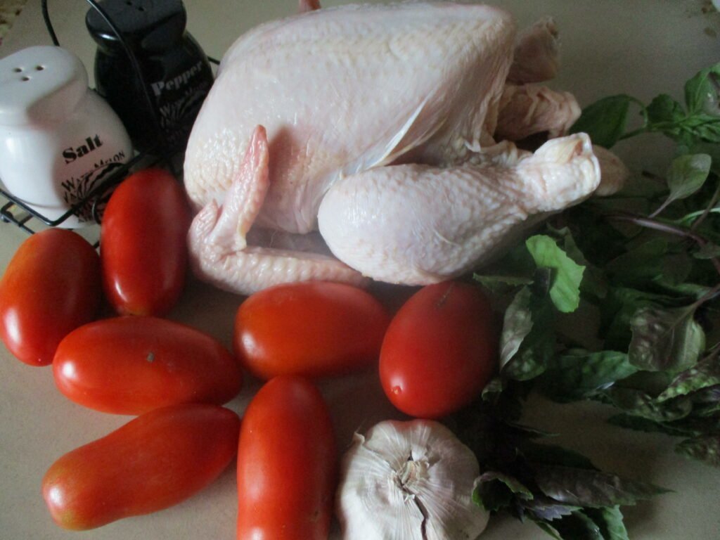 Курица с базиликом и помидорами, рецепт от Джейми Оливера