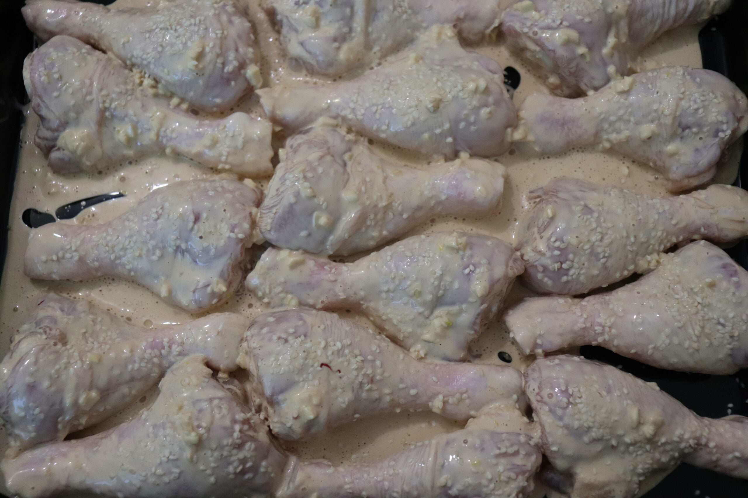 Куриные голени с кунжутом