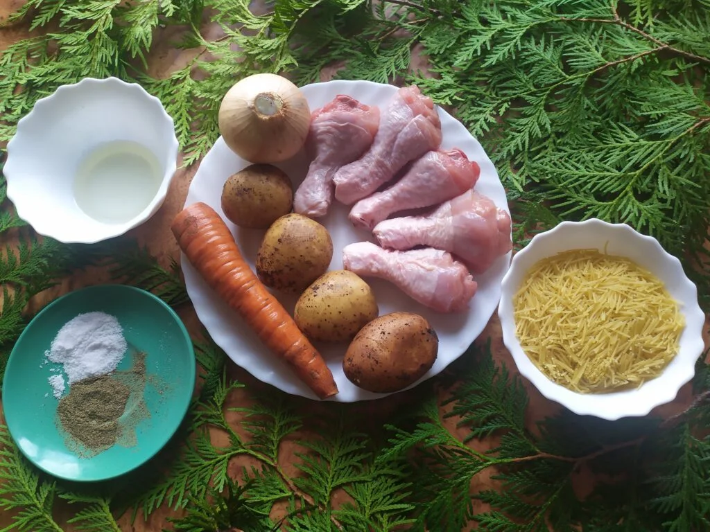 Куриный суп с картофелем и вермишелью