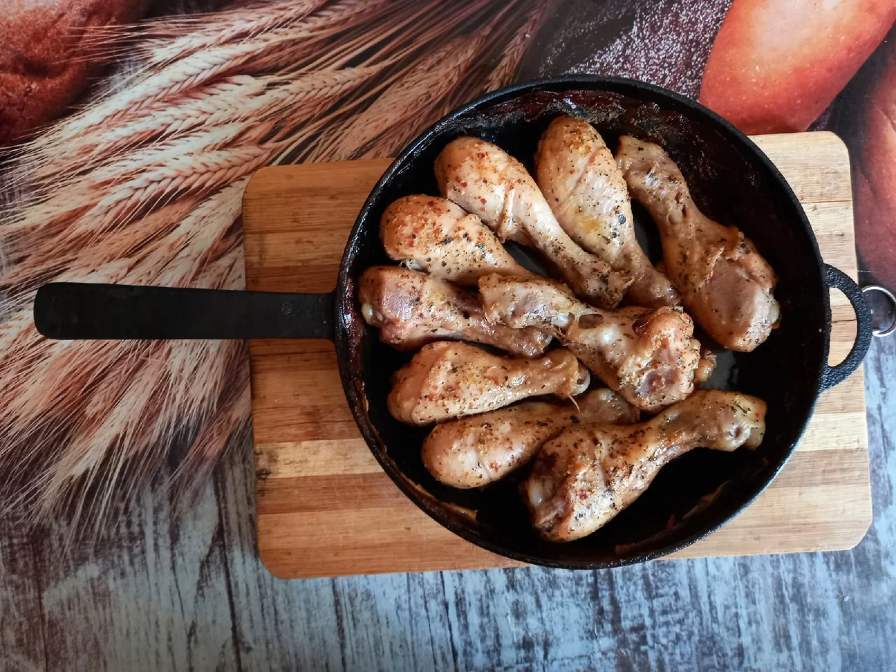 Запекаем куриные голени в духовке