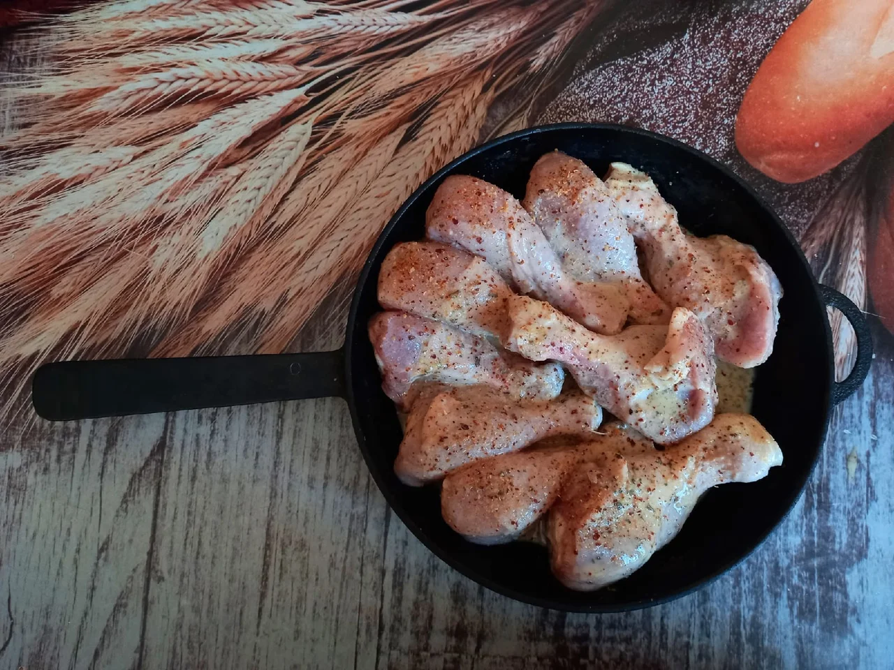 Запекаем куриные голени в духовке