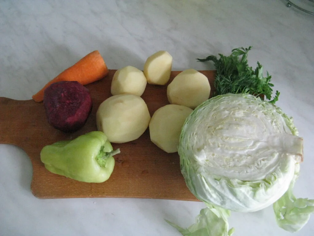 Борщ, популярное блюдо украинской кухни