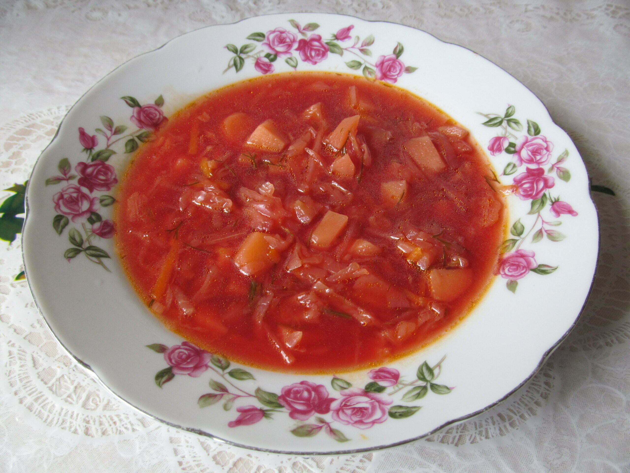 Борщ, популярное блюдо украинской кухни