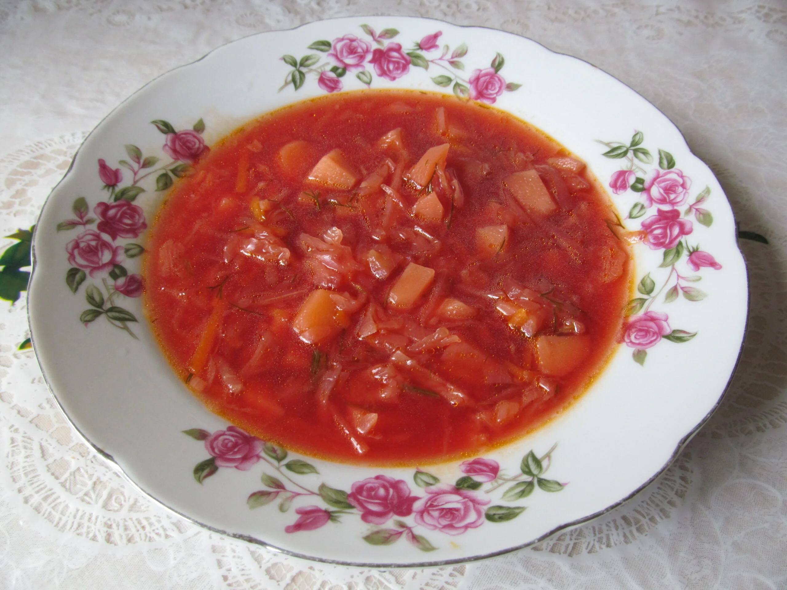 Борщ, популярное блюдо украинской кухни