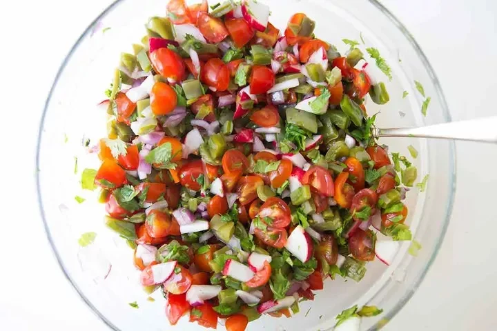 Салат из кактусов «Нопалитос»