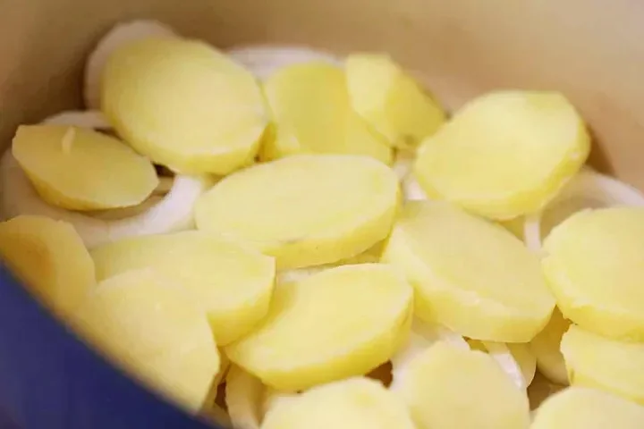Bacalhau (португальское тушеное мясо соленой трески)