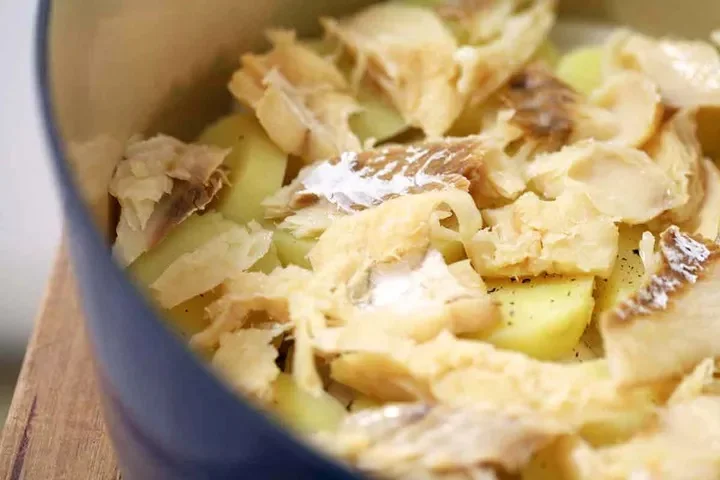 Bacalhau (португальское тушеное мясо соленой трески)