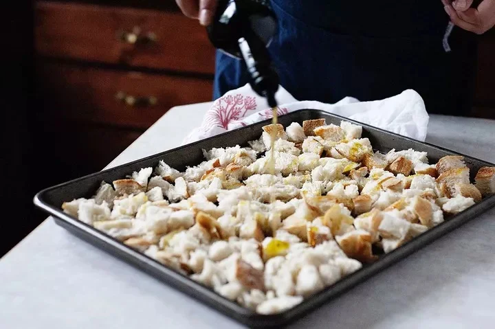 Фарш для Дня благодарения с колбасой и яблоками