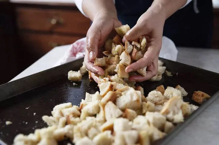 Фарш для Дня благодарения с колбасой и яблоками