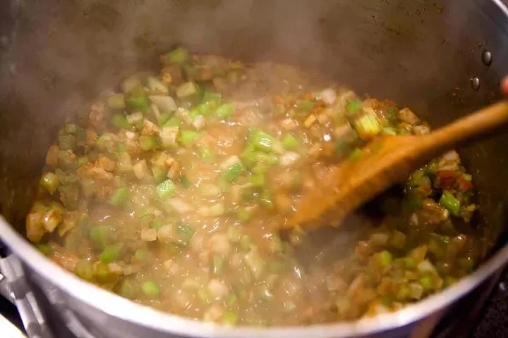 Куриный гамбо с андуйской колбасой