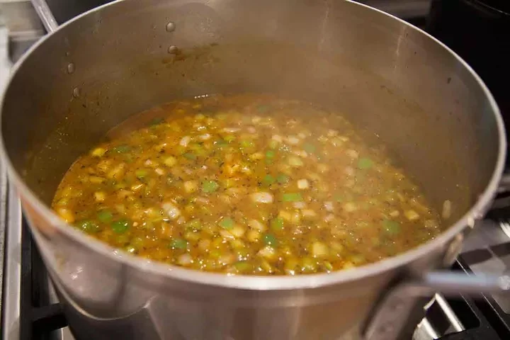 Куриный гамбо с андуйской колбасой