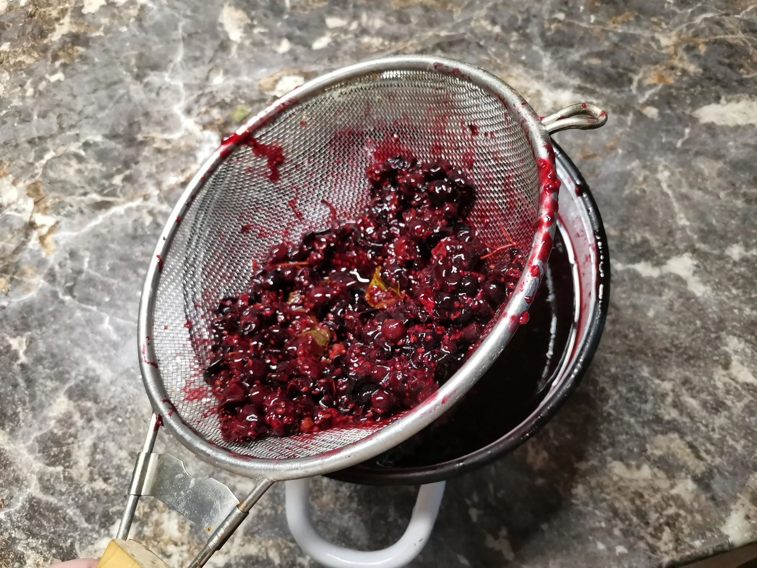 Морс из жмыха смородины