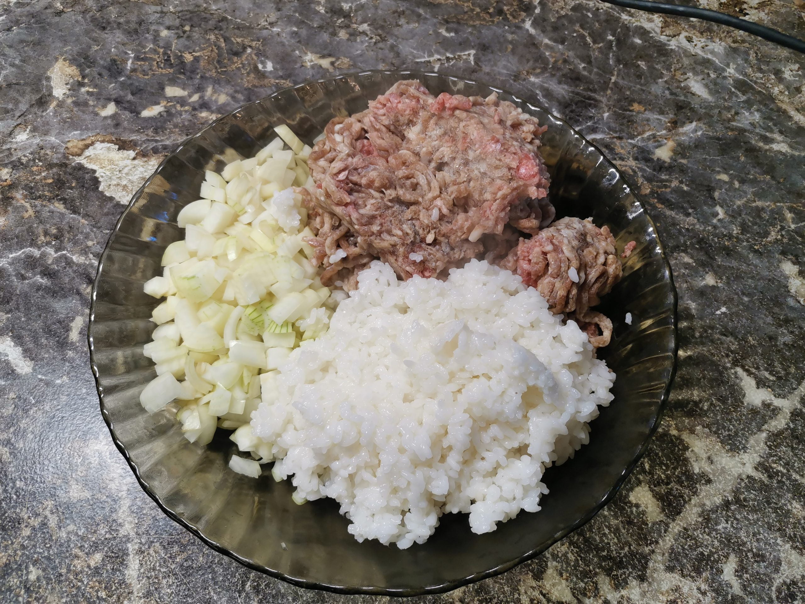 Помидоры, фаршированные мясом и рисом