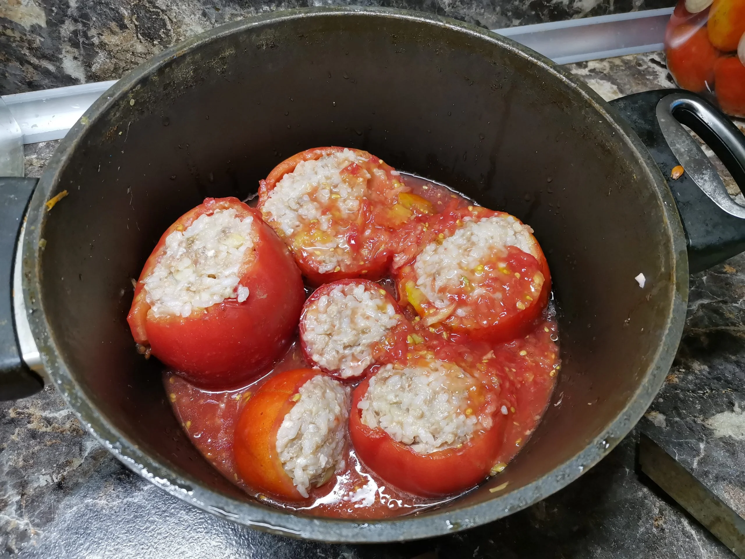 Помидоры, фаршированные мясом и рисом