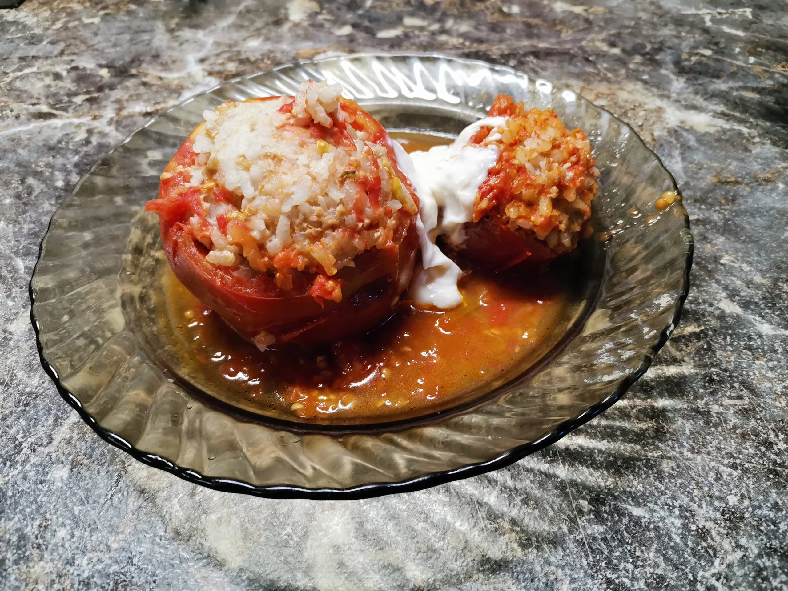 Помидоры, фаршированные мясом и рисом