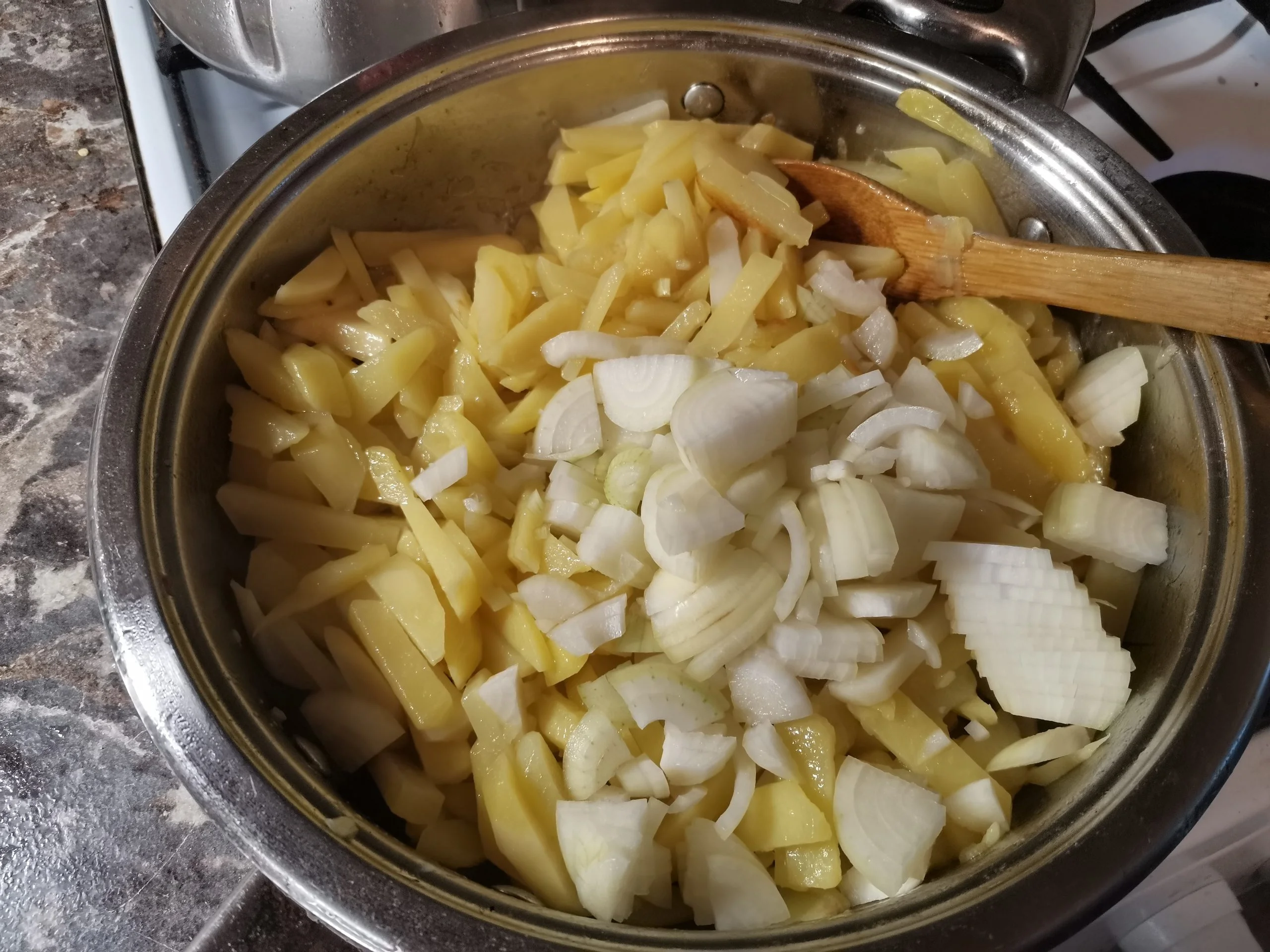 Жареная картошка с луком